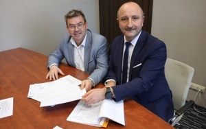 Podpisanie umowy na remont drogi powiatowej Strojnów-Krauzów (4)