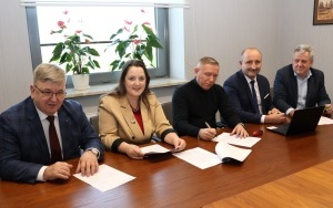 Podpisanie umowy na remont drogi powiatowej Strojnów-Krauzów (7)