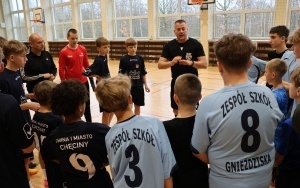 Powiatowy Turniej Halowej Piłki Nożnej o Puchar Starosty Kieleckiego  (9)