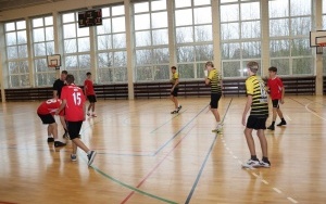 Powiatowy Turniej Halowej Piłki Nożnej o Puchar Starosty Kieleckiego  (1)