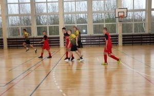 Powiatowy Turniej Halowej Piłki Nożnej o Puchar Starosty Kieleckiego  (11)