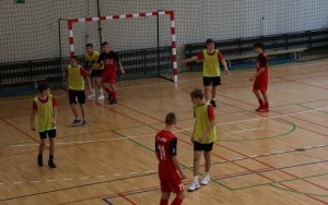 Powiatowy Turniej Halowej Piłki Nożnej o Puchar Starosty Kieleckiego  (4)