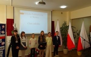 IX Przegląd Pieśni i Piosenki  Patriotycznej w Powiatowym Zespole Szkół w Chęcinach  (3)