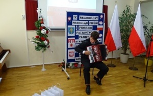 IX Przegląd Pieśni i Piosenki  Patriotycznej w Powiatowym Zespole Szkół w Chęcinach  (6)