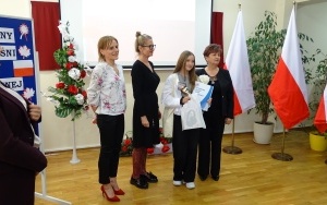 IX Przegląd Pieśni i Piosenki  Patriotycznej w Powiatowym Zespole Szkół w Chęcinach  (7)