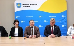 Przekazania gminom zadań prowadzenia biblioteki powiatowej (4)