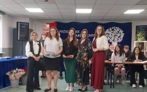 Zakończenie roku szkolnego maturzystów w PZS w Bodzentynie i Technikum nr 6 w Nowej Słupi  (7)