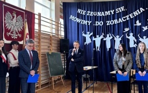 Zakończenie roku szkolnego maturzystów w PZS w Bodzentynie i Technikum nr 6 w Nowej Słupi  (6)