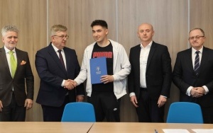 Umowy na rozpoczęcie działalności  (6)