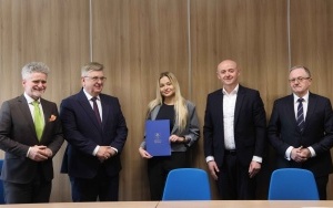 Umowy na rozpoczęcie działalności  (8)