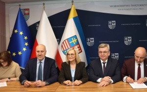 Podpisanie umowy na wsparcie szkół (4)