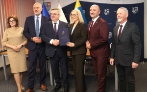 Podpisanie umowy na wsparcie szkół (6)