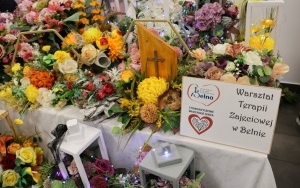 Piękne wiązanki i stroiki na kiermaszu w Starostwie Powiatowym w Kielcach (14)