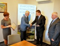 Dyrektorzy z przedłużonymi umowami