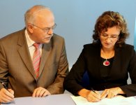 Podpisano umowy na realizację „Programu rozwoju gminnej i powiatowej infrastruktury drogowej na lata 2016 - 2019”