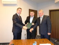 Podpisanie umów na zakup samochodów do przewozu osób niepełnosprawnych