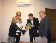 Podpisanie umów na zakup samochodów do przewozu osób niepełnosprawnych