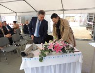 UROCZYSTE WMUROWANIE KAMIENIA WĘGIELNEGO POD BUDOWĘ FIRMY DAFI PRO S.A.