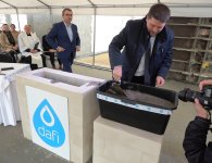 UROCZYSTE WMUROWANIE KAMIENIA WĘGIELNEGO POD BUDOWĘ FIRMY DAFI PRO S.A.