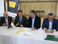 Podpisanie umowy w Zespole Szkół nr 3 w Chmielniku