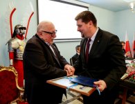 Jerzy Hoffman honorowym obywatelem Chęcin