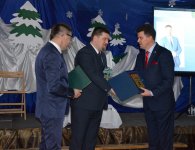 Statuetka „Wyróżnienie Gminy Zagnańsk” dla starosty kieleckiego Michała Godowskiego
