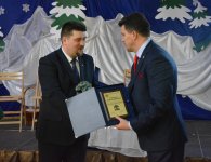 Statuetka „Wyróżnienie Gminy Zagnańsk” dla starosty kieleckiego Michała Godowskiego