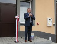 Druhowie w Smykowie ze sztandarem