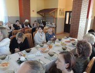 Starosta kielecki Michał Godowski oraz wiecestarosta Zenon Janus uczestniczyli w spotkaniach wigilijnych w Daleszycach i Sitkówce Nowinach.