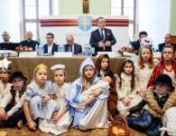 Uroczysta sesja na Św. Krzyżu 