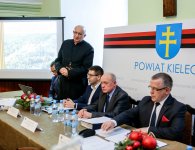 Uroczysta sesja na Św. Krzyżu 
