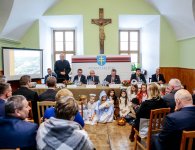 Uroczysta sesja na Św. Krzyżu 