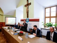 Uroczysta sesja na Św. Krzyżu 