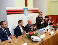 Uroczysta sesja na Św. Krzyżu 