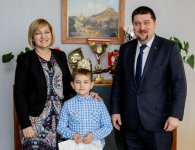 Spotkanie starosty Michała Godowskiego z 7- letnim Jakubem Bielawskim